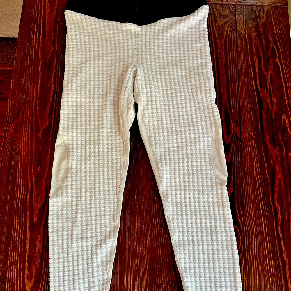 Nike women’s hyperwarm leggings